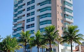 Apartamentos Residencial Lara - FRENTE AO MAR - WIFI - CHURRASQUEIRA NA VARANDA